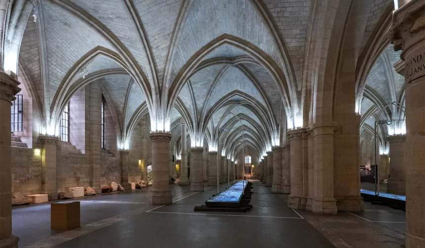 El Anatsui à la conciergerie de paris