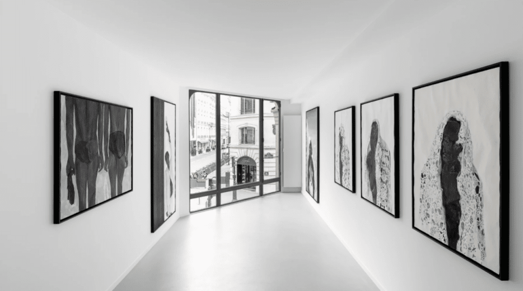 Elladj Lincy Deloumeaux présente à la Galerie Cécile Fakhoury de Paris : « Mody : celui qui vient des deux mondes » Elladj Lincy Deloumeaux présente à la Galerie Cécile Fakhoury de Paris : « Mody : celui qui vient des deux mondes »