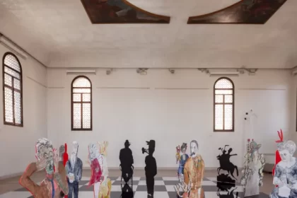 Anna Boghiguian The Chess Game, 2022 Installation view KUB in Venice, first floor Scuola di San Pasquale, 2022 Photo: Fulvio Orsenigo Courtesy of the artist © Anna Boghiguian, Kunsthaus Bregenz