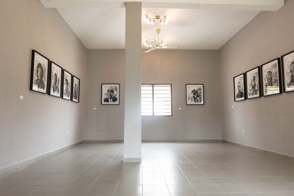 « Xógbé » une ode au Fâ par l’artiste contemporaine Sènami Donoumassou