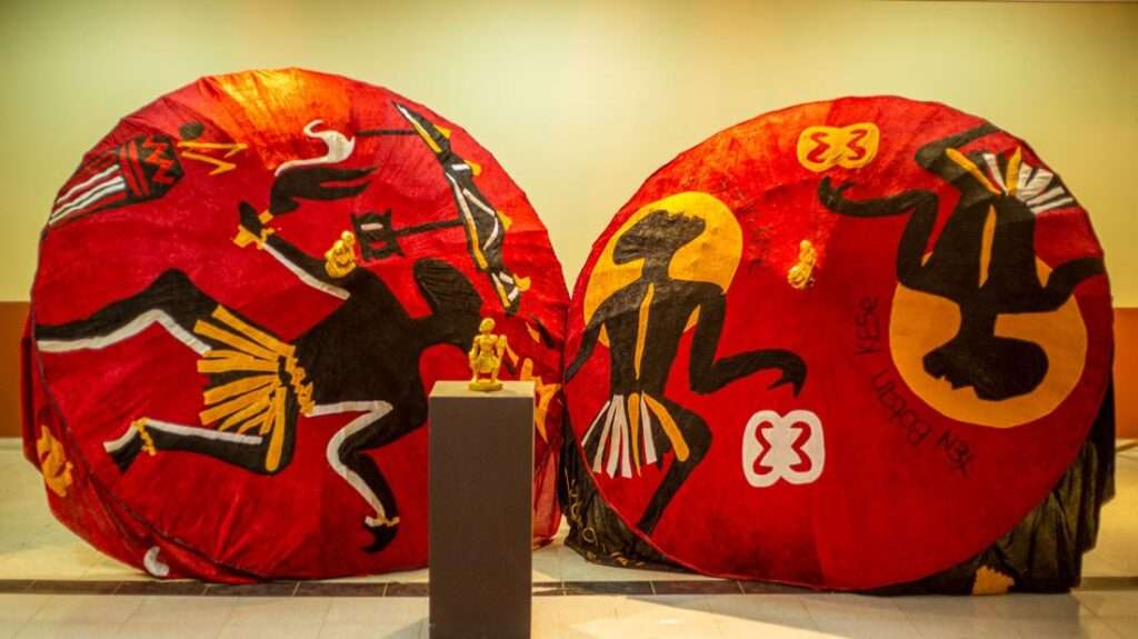 « Nkabom, The Museum as Community », une exposition pour découvrir la créativité artistique du Ghana à la Biennale de Dakar